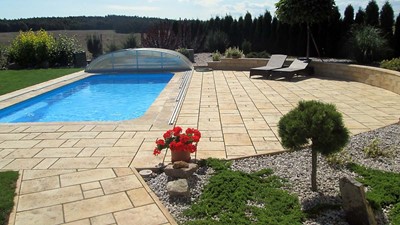 Rub bazena SEMMELROCK Bradstone Travero obrub za bazen - kutna ploča pjesčano žuta - 45x45x3,5 cm