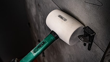 Čekić gumeni STALCO bijeli drška fiber – fi 60 mm
